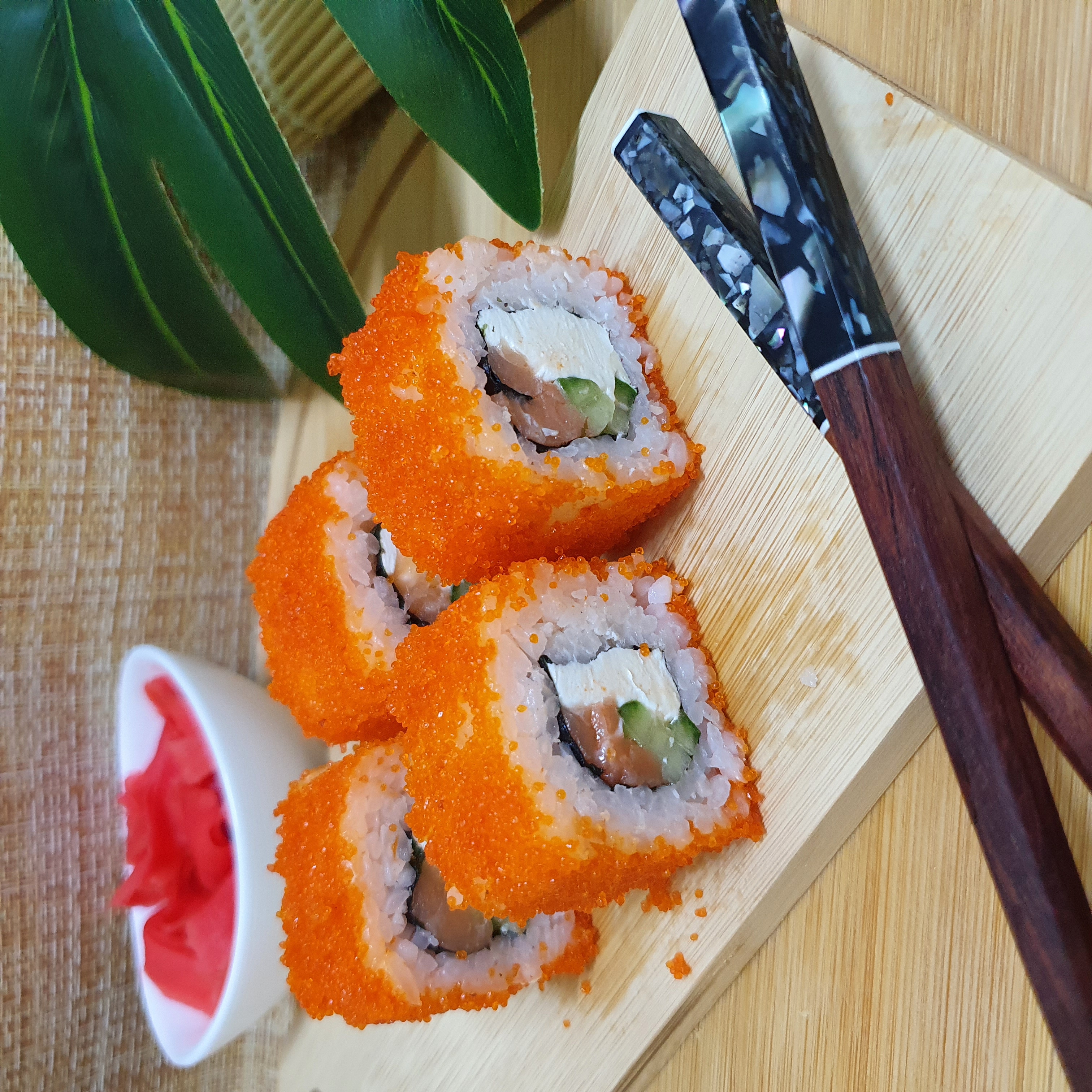 Калифорния с лососем — Sushi Express Калачинск