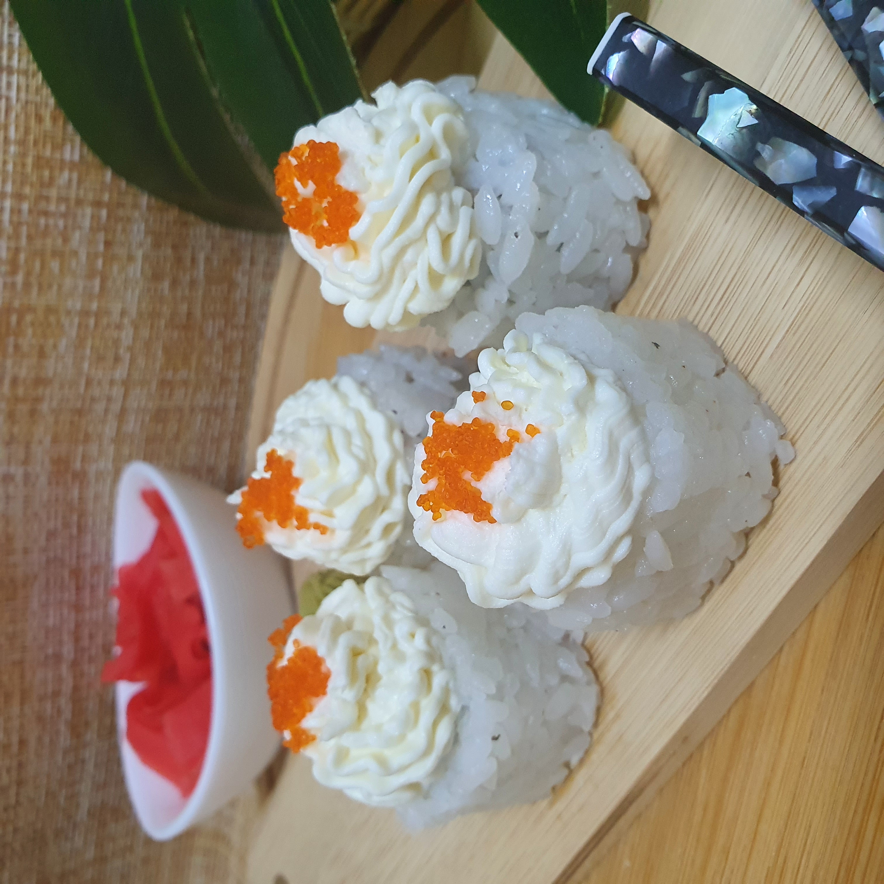Нежный ролл Лосось — Роллы Sushi Express